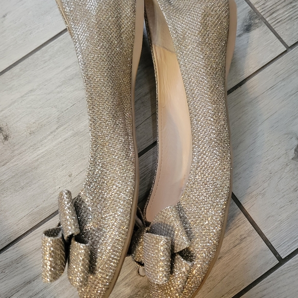 Jessica Simpson sparkly gold flats - Picture 3 of 4